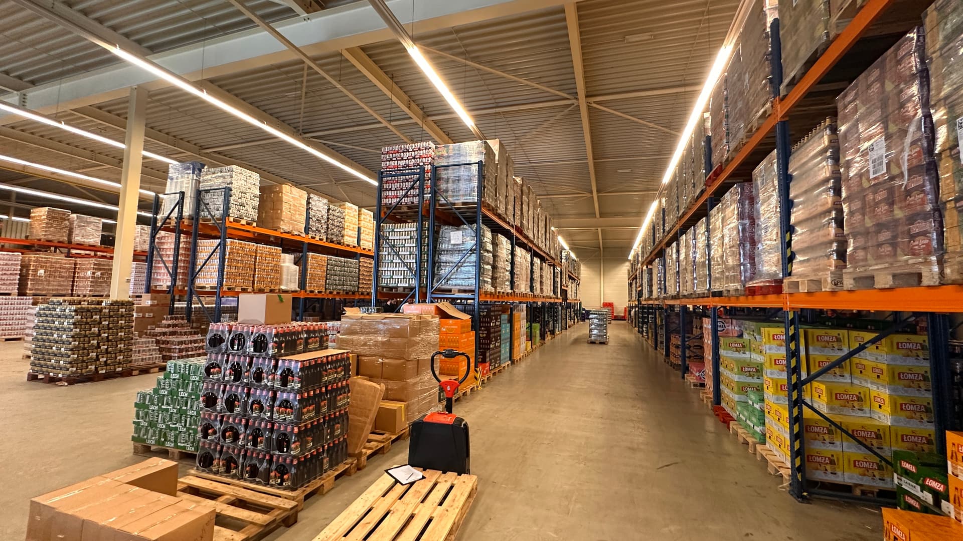 Levering door heel Nederland. Wij zijn al jaren uw vertrouwde leverancier van dranken en food producten.